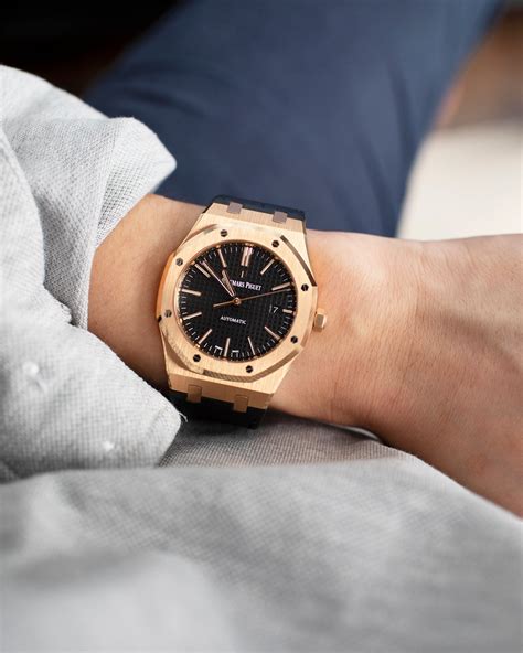 audemars piguet royal oak 15400 on wrist